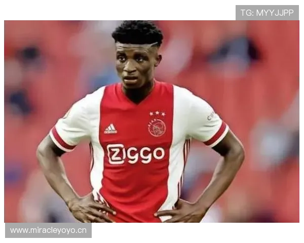 库杜斯：从中场新星到前场核心的角色进化分析