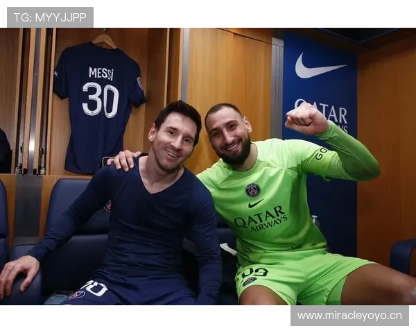 埃琳·安德森晒更衣间，衣服标签比我银行卡账单还厚