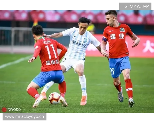 马拉维奇无球跑动创造空间，改变球队进攻结构