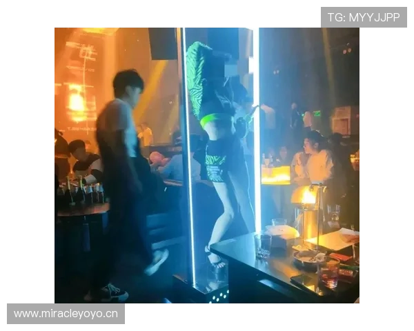 阿尔瓦雷斯训练完直接去夜店蹦迪？这体力是真实存在的吗